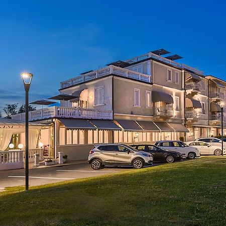 Hotel Coluccini Marina di Pietrasanta Εξωτερικό φωτογραφία