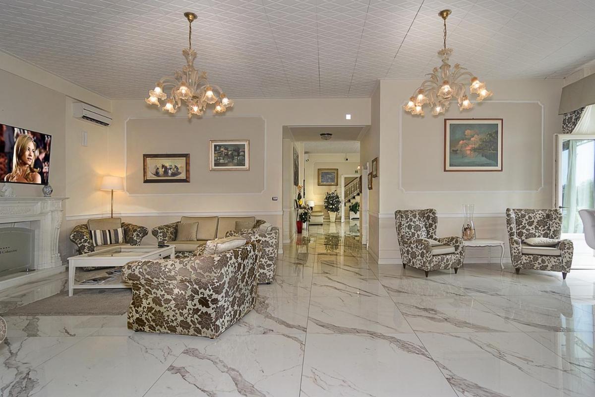 Hotel Coluccini Marina di Pietrasanta Εξωτερικό φωτογραφία