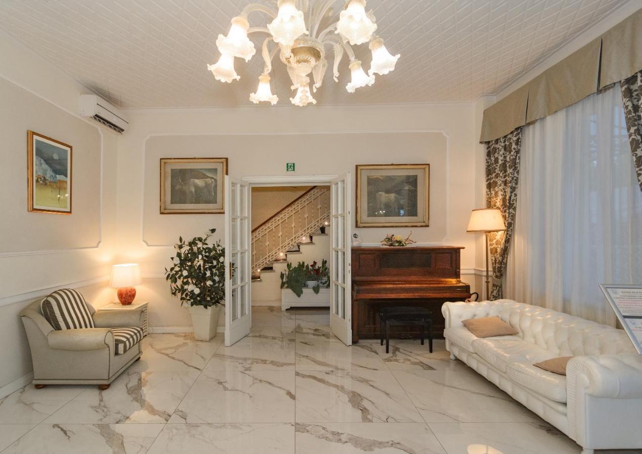 Hotel Coluccini Marina di Pietrasanta Εξωτερικό φωτογραφία