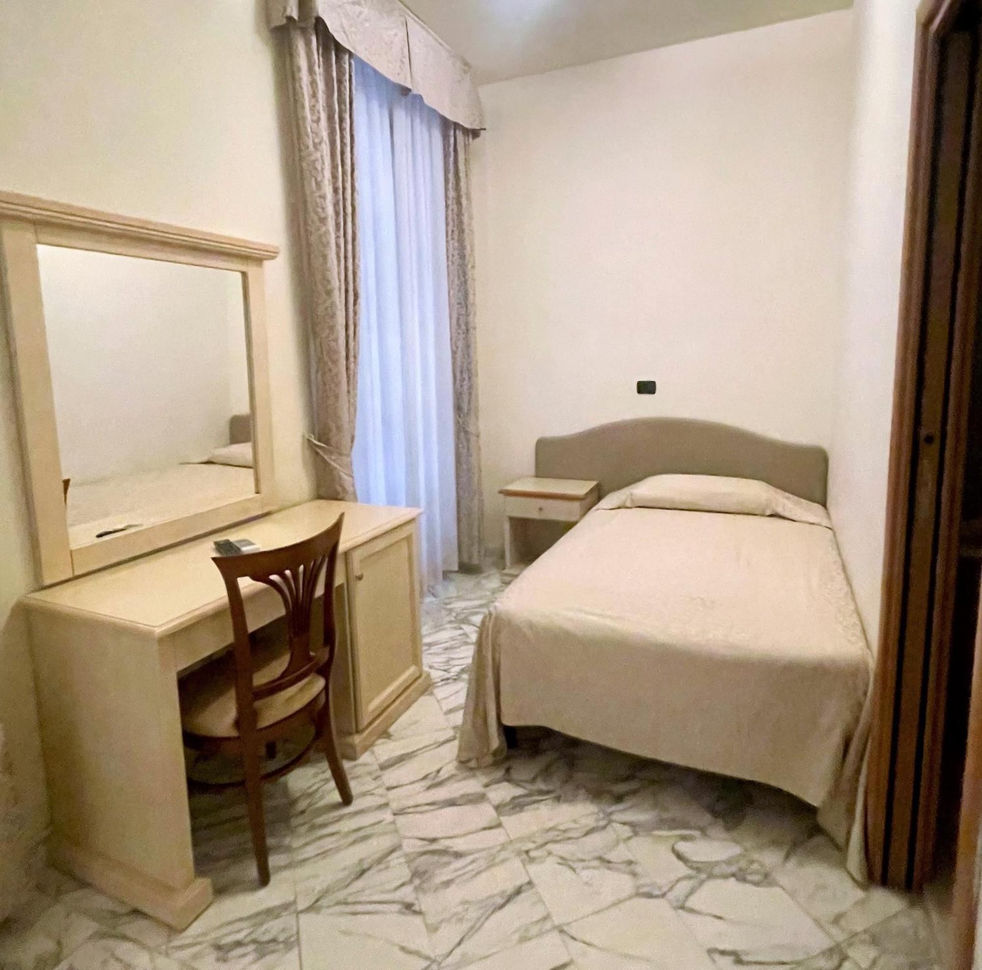 Hotel Coluccini Marina di Pietrasanta Εξωτερικό φωτογραφία