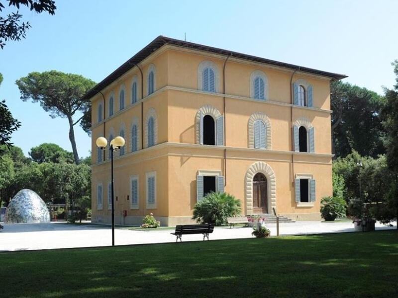 Hotel Coluccini Marina di Pietrasanta Εξωτερικό φωτογραφία