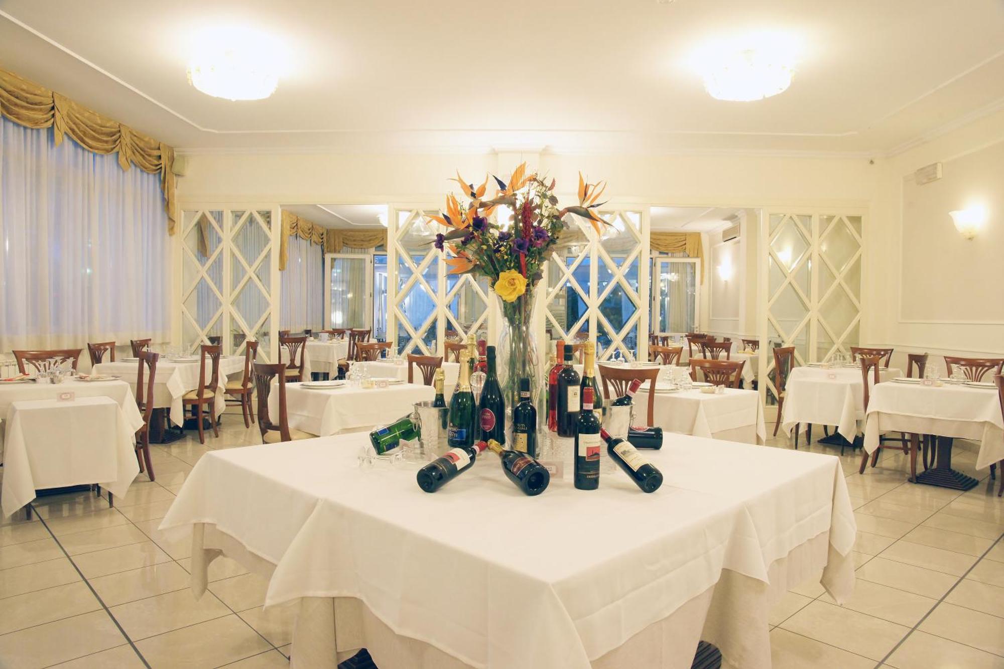 Hotel Coluccini Marina di Pietrasanta Εξωτερικό φωτογραφία