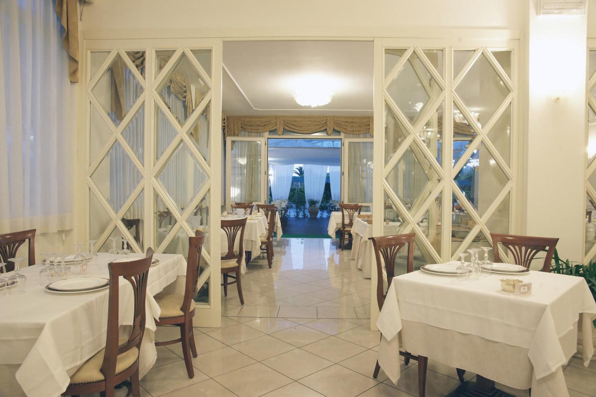 Hotel Coluccini Marina di Pietrasanta Εξωτερικό φωτογραφία