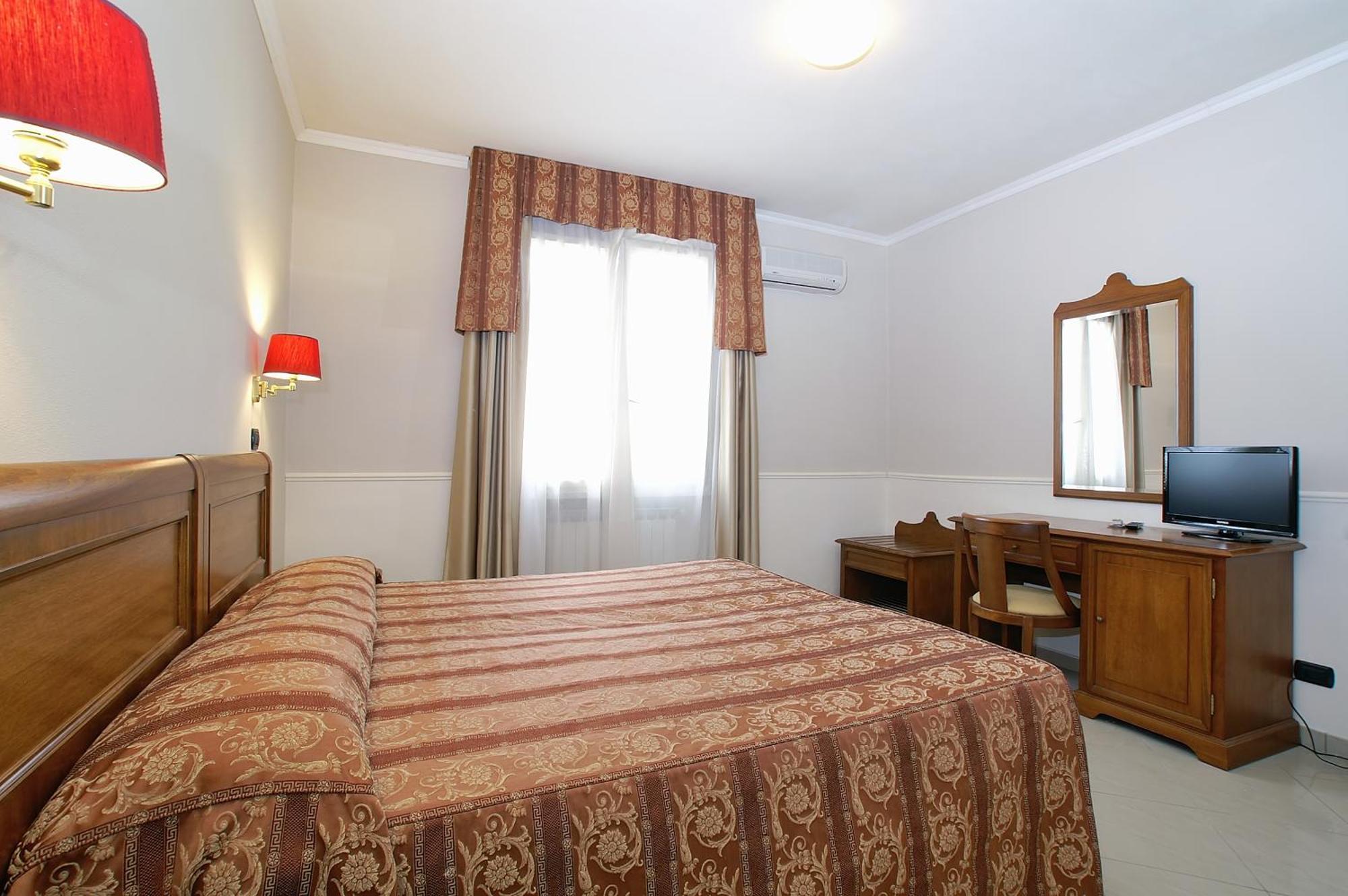 Hotel Coluccini Marina di Pietrasanta Εξωτερικό φωτογραφία