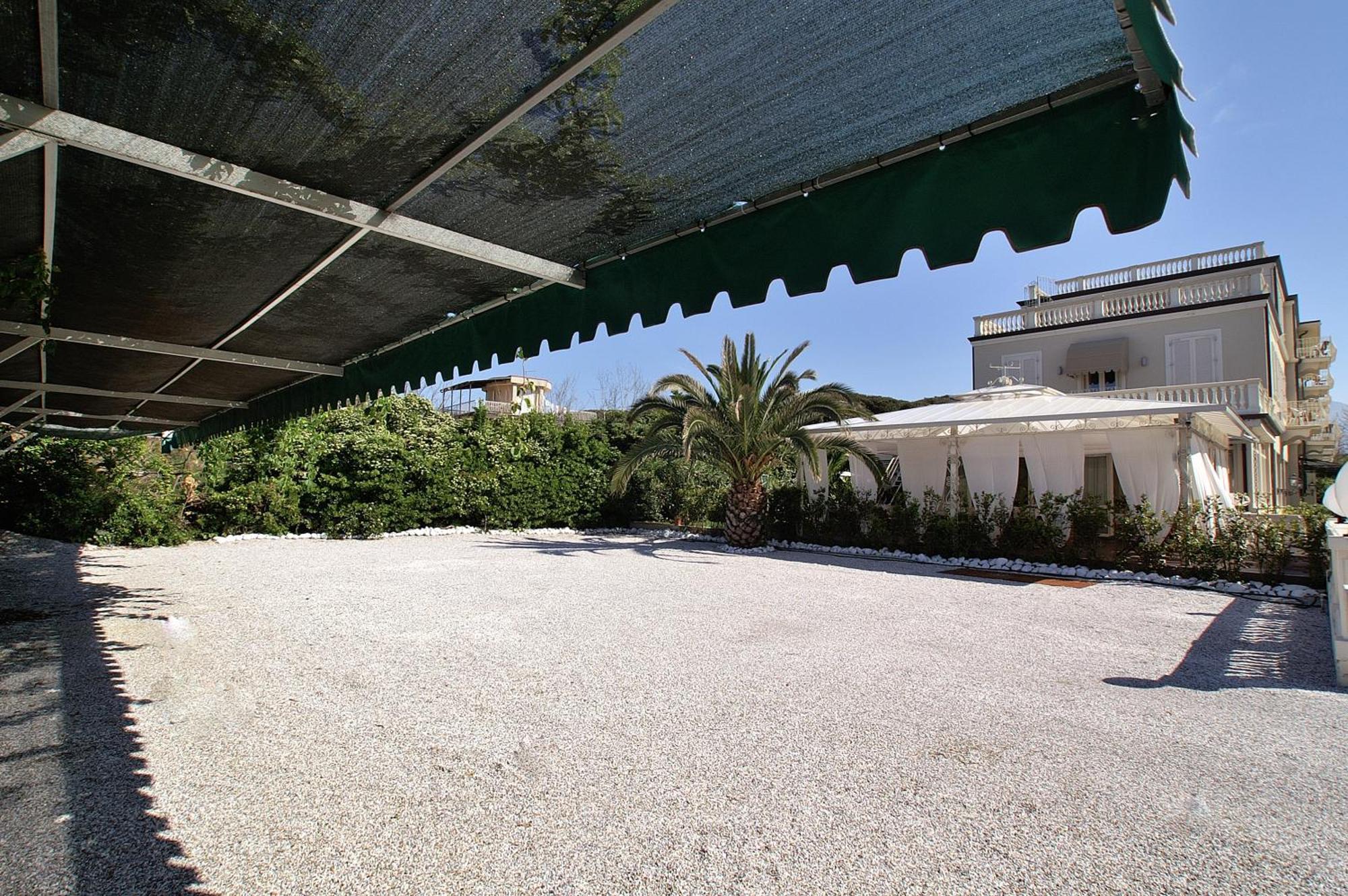 Hotel Coluccini Marina di Pietrasanta Εξωτερικό φωτογραφία