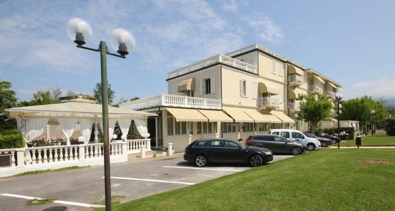 Hotel Coluccini Marina di Pietrasanta Εξωτερικό φωτογραφία