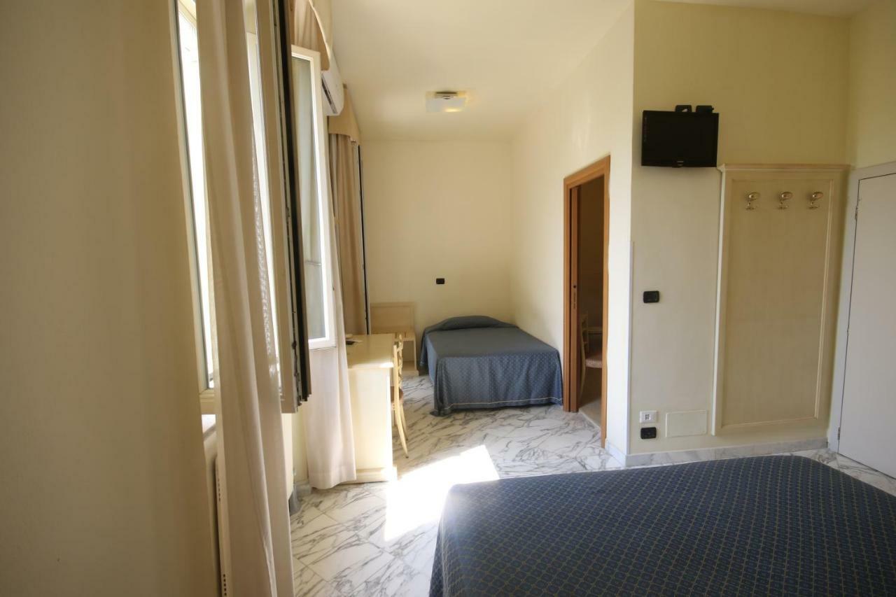 Hotel Coluccini Marina di Pietrasanta Εξωτερικό φωτογραφία