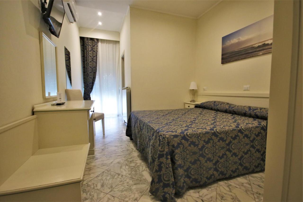 Hotel Coluccini Marina di Pietrasanta Εξωτερικό φωτογραφία